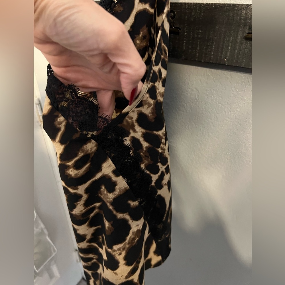Womens Leopard TankTop with Black Lace - Picture 2 of 10